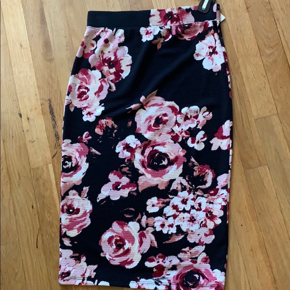 Iris size M floral Skirt